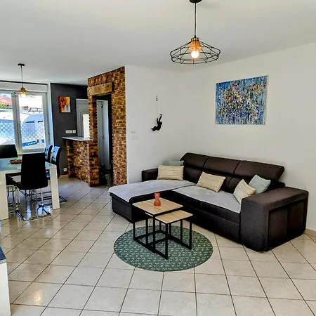 Maison Plain Pied Avec Jardin Clos A - Fr-1-585-137 Longchamps-sur-Aire